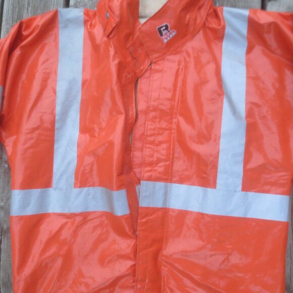 Hi-Vis Flame Gard Utili-Gard Flame Resistant Waterproof Jacket - Size S/M. - Picture 2 of 14